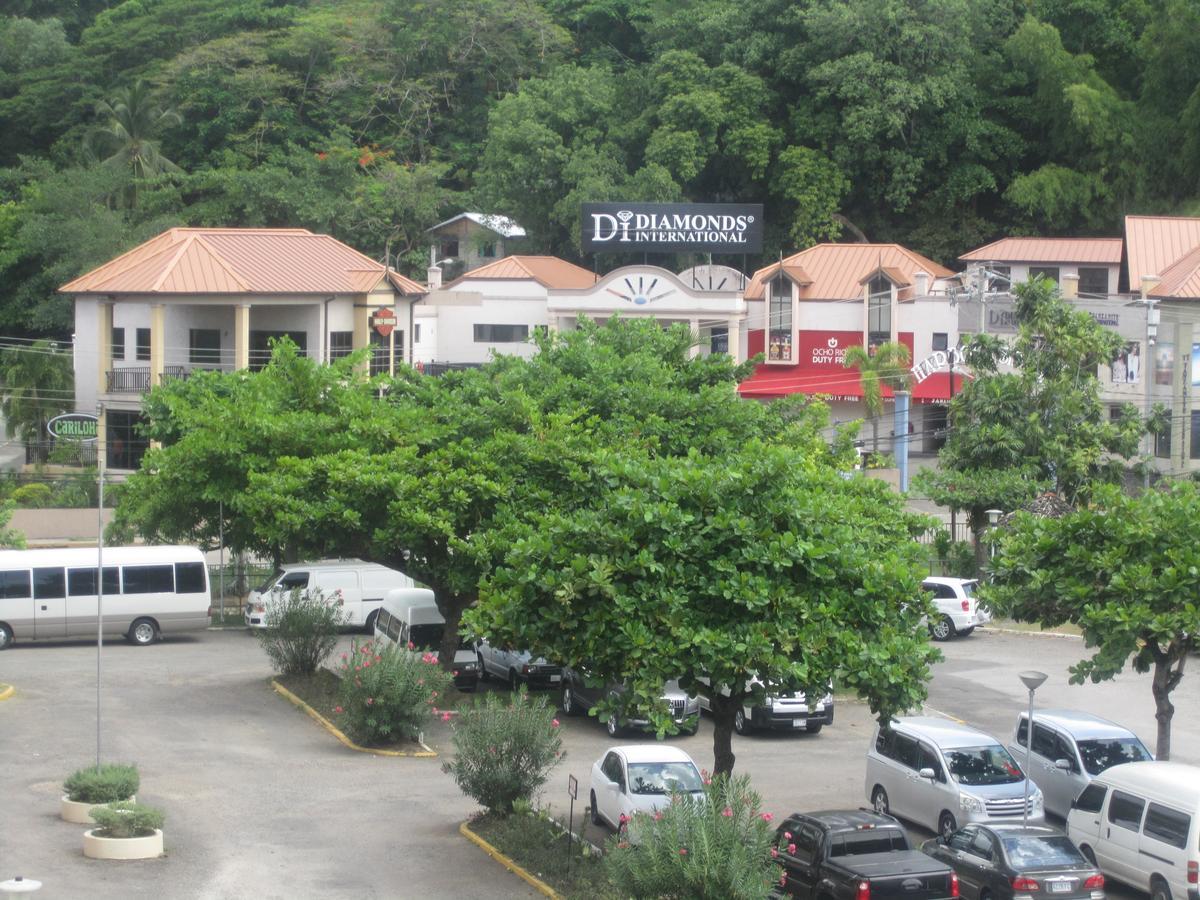 Mcfarlane'S Place Ocho Rios Exterior foto