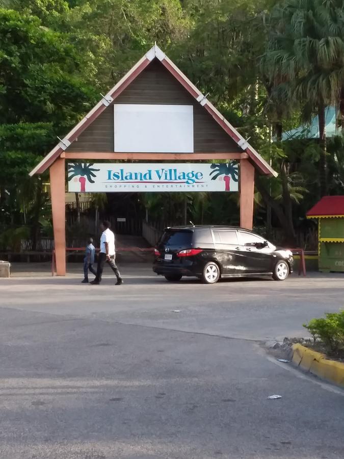 Mcfarlane'S Place Ocho Rios Exterior foto