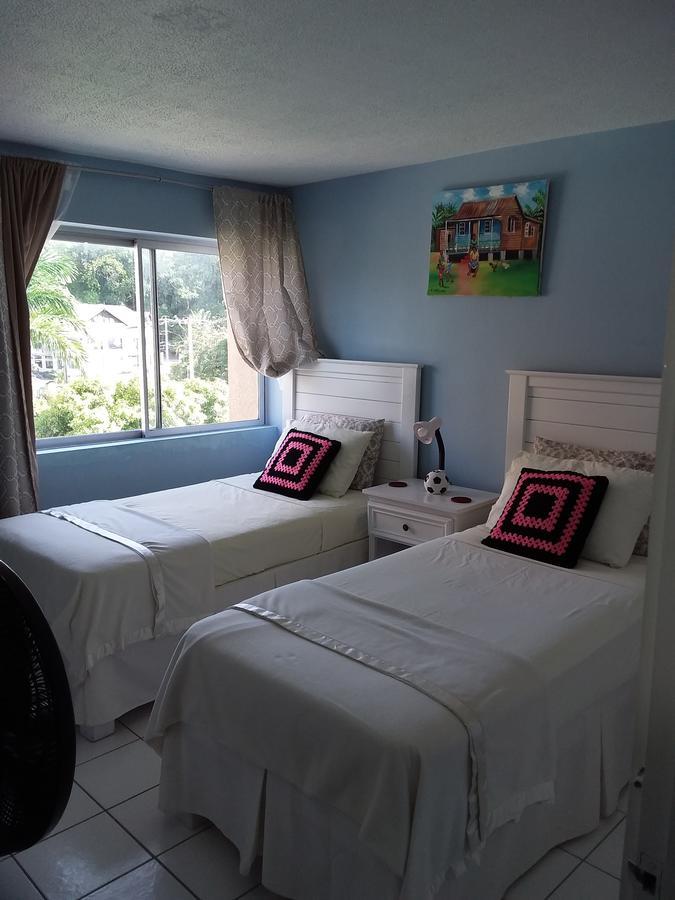 Mcfarlane'S Place Ocho Rios Exterior foto