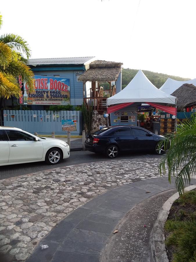 Mcfarlane'S Place Ocho Rios Exterior foto